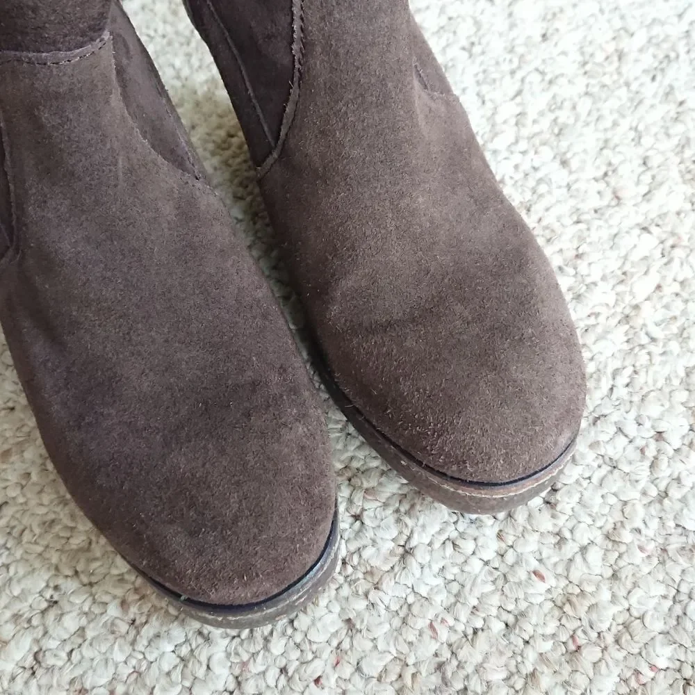 EMU Australia Heighton Wedge boots 100% Premium sheep Fur in dark brown Size 7